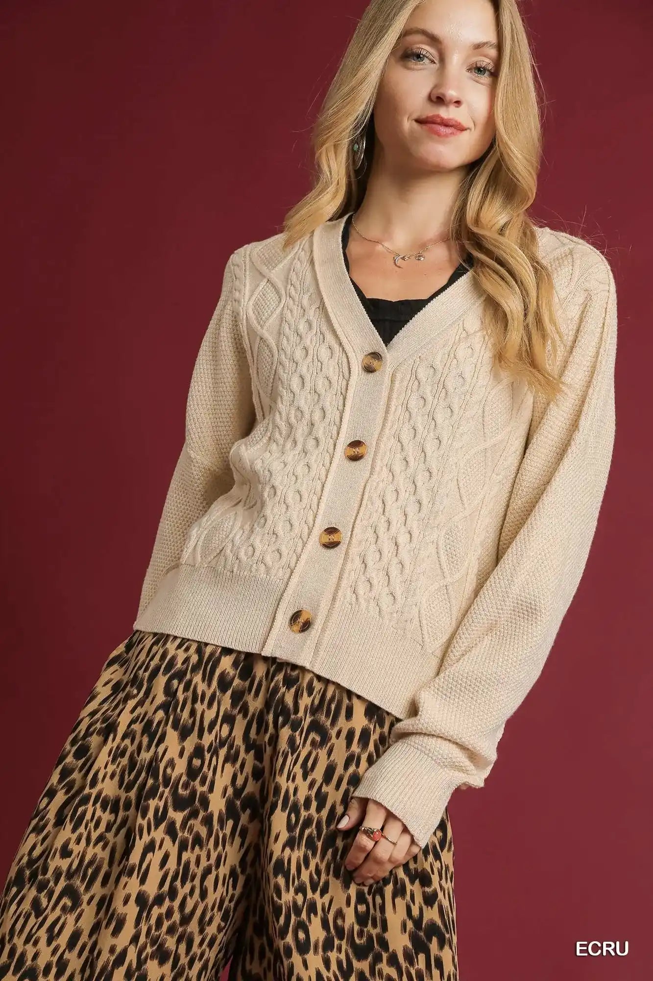 Women's Chunky Cable Knit Cardigan ​