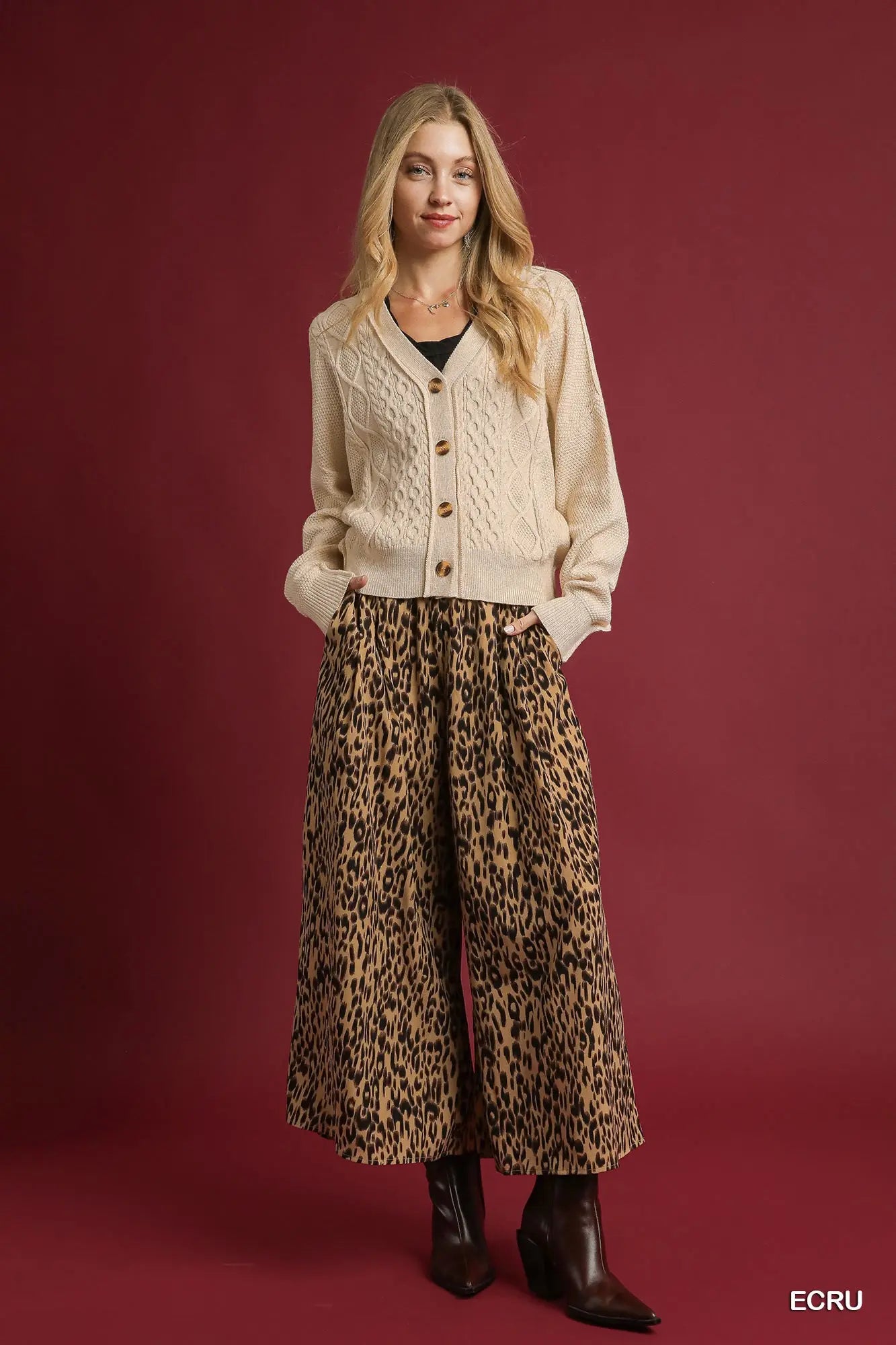 Women's Chunky Cable Knit Cardigan ​